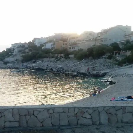 アパート In 7342 *