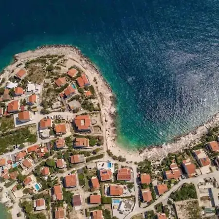 In 7342 アパート セヴィド